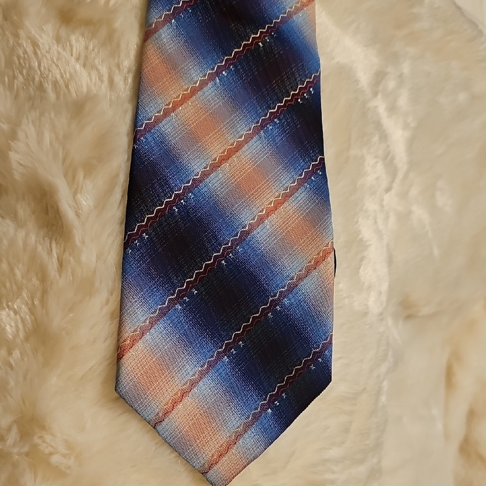 Stylish Blue and‎ Pink Men's Tie. By KAI LONG hand Made 100% Silk